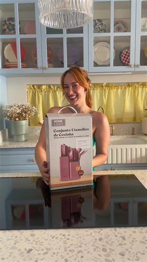 Mega Vestcasa Marginal on Instagram: "🚨 O presentão de Natal que virou desejo e cabe no bolso! 🎄🎅🏻Faça como a Danni!🎁💚 Conjunto de utensilios de cozinha 19 peças por apenas R$99,90 cada á vista para sócios do Clube Vestcasa Oferta Válida até dia 31/12/2025 ou enquanto durarem os estoques nesse período. Você pode comprar com esse preço nas lojas físicas ao fazer parte do Clube Vestcasa ou Super Clube Vestcasa Com o Clube Vestcasa, você fica sócio e economiza o ano todo! Escolha já o plano q