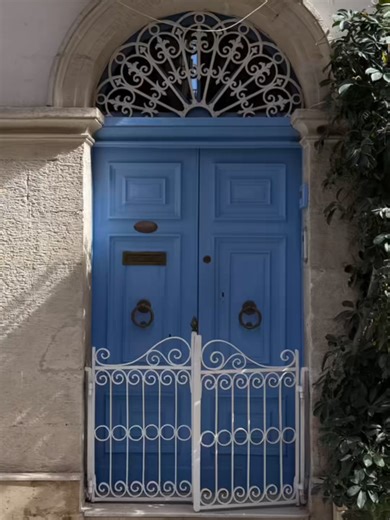 Вратички 💘 #красиво #архитектура #екстериор #врата #цветове