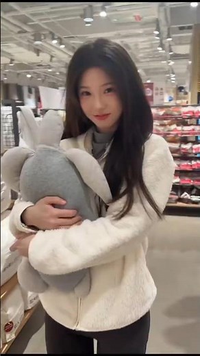 我在等一分钟或许下一分钟，#颜值 #漂亮 #美女 #推荐 #大熱門 #beauty #dance