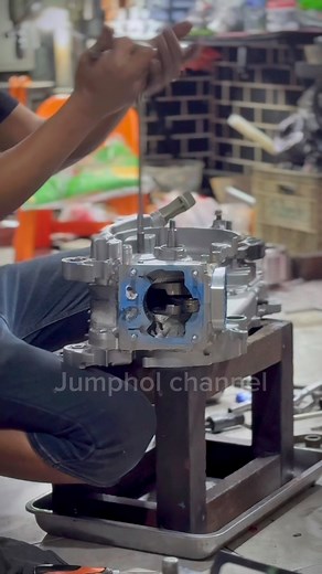 10K views · 241 reactions | Yes...it's a 2-stroke Yamaha MIO engine using a Kawasaki Ninja cylinder head and cylinder block that was modified by Mr. Manoch Service #jumphol #channel #Manoch | Jumphol Channel | Facebook