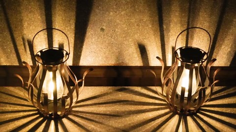 Solar Lantern Outdoor Waterproof Metal Hanging Solar Lights for Outside Retro Design with Edison Bulb Outdoor Lanterns Decorative Porch Fench Garden Lawn Decor Gift