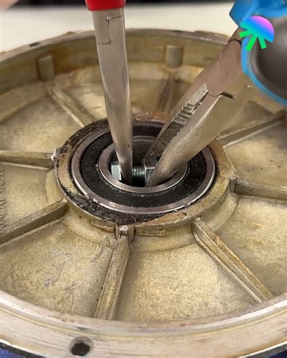 32K views · 93 reactions | Easy screw hacks that actually work! | Genius Inventions | Facebook