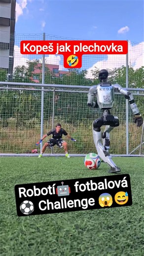 Fotbalová Challenge s ‪@RobotRUDA‬ Co ⚽máme zkusit s🤖 příště?😁😅