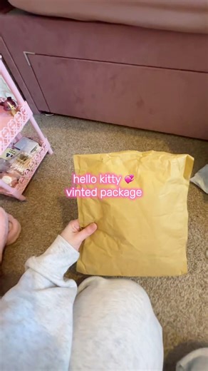 hello kitty vinted package 🎀 #sanrio #hellokitty #kawaii #cutecore #cute #pink #fyp #shorts #reels