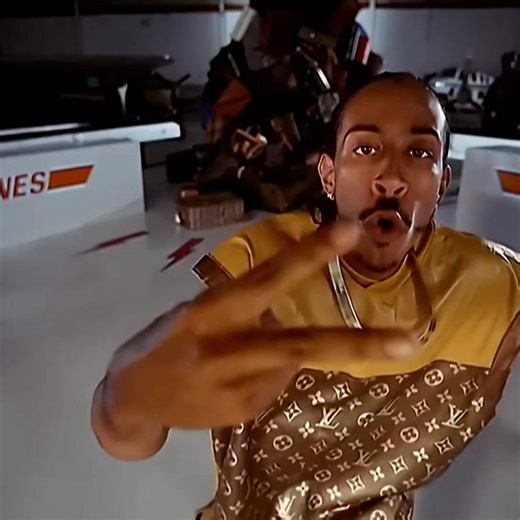 Ludacris – "Area Codes" feat. Nate Dogg #ludacris #hiphop #00smusic #atlanta #rap #throwbackmusic #hiphophead #nostalgia #nostalgic #flashback #2000s #hiphopculture #early2000smusic #goodmusic #00sfashion #oldschoolmusic #throwback | Retrospect 90s 00s