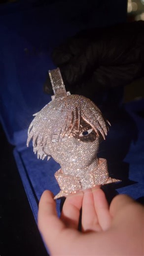 movvai on Instagram: "MOVVAI x @aintchokind my brother snapped six figure VIP delivery #movvaiwater #movvaiway #movvaijewelers"