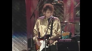 Bob Dylan Live at the Rock and Roll Hall of Fame in Cleveland Stadium, Cleveland, Ohio, US 9/2/1995！ ---- 01.All Along The Watchtower 02.Highway 61 Revisited Bob Dylan - guitar, vocals Bucky Baxter - pedal steel guitar John Jackson - guitar Tony Garnier - bass Winston Watson - drums | Rock'n'Roll Relaxin