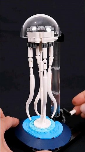 Mechanical LEGO Jellyfish