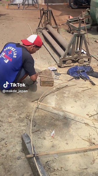 Layangan tanpa sisik 😜#layangan #pelayangblitar #fyp #gapangan