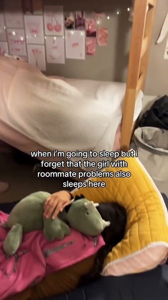 Dorm Roommate Problems🙌🏻 #dormdecor #collegelife #dormessentials #dormlife