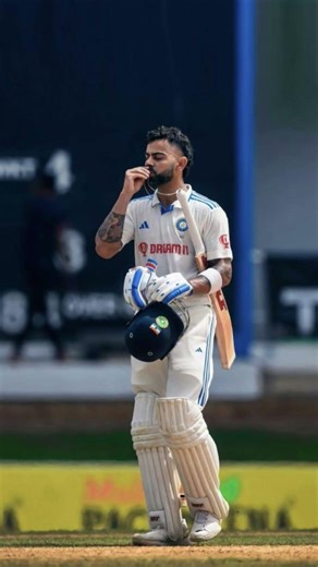 Virat Kohli ke fans like and subscribe Kare aap logo ko kya lagta hai #indiancaptain #cricket