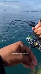 Toki-toki merupakan Teknik mancing yang sering digunakan oleh Iroly Fishing Team Andy Lambeja Seno Setiawan yang popular di kalangan angler Sulawesi utara, sangat cocok dengan set Ultralight Jigging atau light jigging. Sentakan joran atau ritme kocok umpannya lebih cepat, memanfaatkan kelenturan pergelangan tangan dan lengan. Dimana Teknik ini dinilai lebih efektif menggoda ikan atau memancing emosi ikan agar mau menyambar umpan. #iroly #irolyfishingteam #tokitoki | Iroly Fishing Team