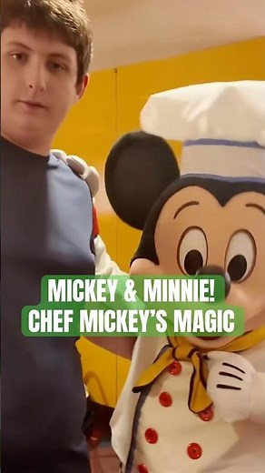 Meeting MICKEY & MINNIE at Chef Mickey’s! (Ultimate Character Breakfast)