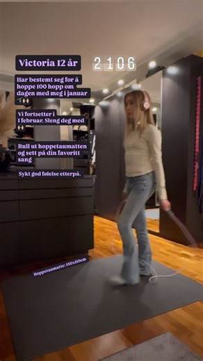 3.9K views · 26 reactions | Hvis du har hoppetau så finn det frem og start med 100 hopp om dagen. Ting starter alltid i det små som kan gjøre store endringer over tid! Victoria hopper med Flow hoppetauet fra wejump2fly.no Anbefaler deg å hoppe på en hoppetaumatte som demper støt og lyd | tove.jumps | Facebook