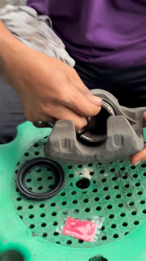 Eddie Benico on Instagram: "Gusto mo matuto ng pag install ng caliper kit basic d.i.y #fblifestyle #buhaymechanic #highlights #fbreelsfypシ゚viralfbreelsfypシ゚viralshare"