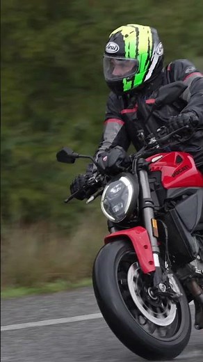 Ducati Monster V2 2026 – all riding modes tested