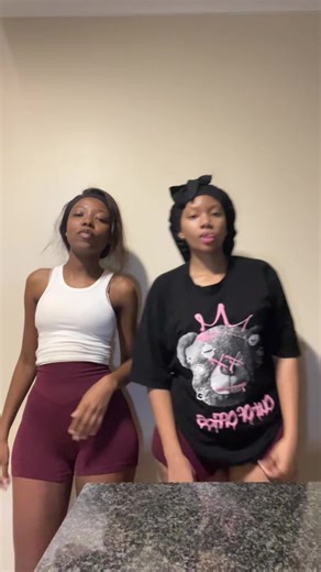 @Lee❤ #reeee_thabile #fyp #satiktok🇿🇦 #fypシ #dance