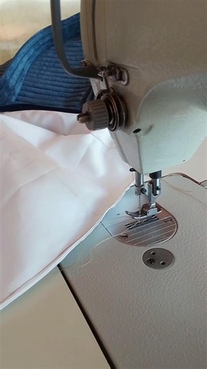 Sewing lining closed #sewing #smallbusiness #tote #diytote #totebag #lining