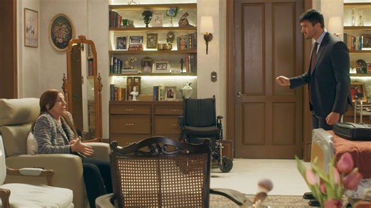 Gracias a la información en la tablet de las niñas, la policía logra dar con el paradero de Iñigo para hacer que pague por todos sus crímenes. Disfruta el gran final de #MiVerdadOculta | Novelas Las Estrellas