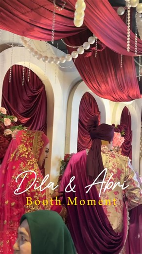 Photo Booth & Video Booth 360 Medan on Instagram: "Booth moment from the wedding of @fadillaputriindraa & Abdi with hindustan Style 🥰 organized by @home_eventplanner Decor by @rose.decoration MUA @igmsbyigemstan fg @rimpro01 Attire @houseofwedding.official"