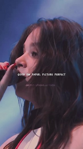 Hailee Steinfeld Let Me Go - Lyrics Video