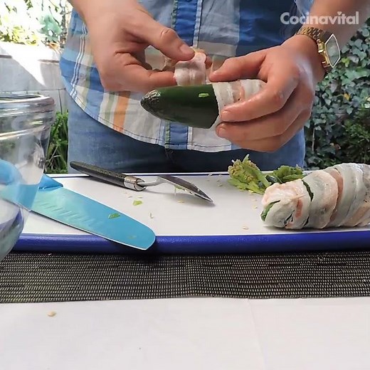 Chiles jalapeños rellenos de queso manchego y envueltos en tocino | Botanas fáciles | Cocina Vital