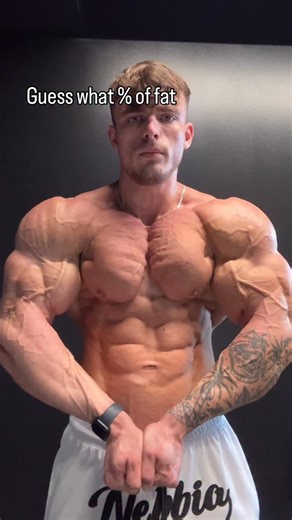 Oliver Procházka | Pár dní pred súťažou. Teraz keď mám o 18kg viac sa na to pozerám a hovorím si že to nebolo vôbec zlé. No v tom čase som si povedal že to... | Instagram