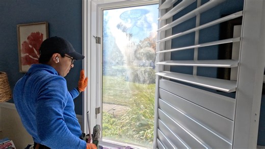 The Secret Window Inspection! ✨ Think cleaning your windows is just for the view? Think again! Getting rid of that dirt and grime is the #1 way to reveal hidden issues like a failing seal or condensation between the panes. If you see fog after you clean, it's time for an upgrade! #WindowCleaningTips #HomeMaintenance #DIYHome #BadSeal #WindowRepair | Sea The Ocean Window Cleaning & Services