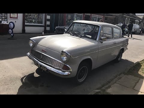 IDRIVEACLASSIC reviews: classic 1960s Ford Anglia 105e