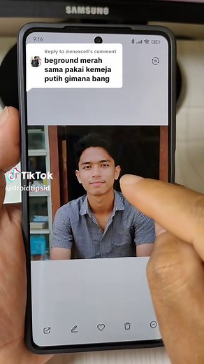 Replying to @zienexcell Cara buat pas foto 3x4 atau 4x6 background merah, pakai kemeja putih dan dasi hitam, menggunakan aplikasi chatgpt. fotonya bisa pakai foto casual hasil kamera HP. berikut ini prompt yg bisa kalian copas ke ChatGPT: Ubah foto saya ini menjadi foto profesional untuk lamaran kerja dengan ketentuan: Pakaian: Kemeja putih formal dengan dasi hitam polos. Background: Warna merah solid (#db1514) yang bersih dan profesional. Gaya: Posisi bahu tegak, ekspresi wajah percaya diri tap
