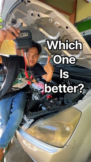Which one is better? How to Jump-Start a Dead Battery. #heavyequipment #mechanic
