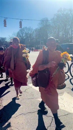 The @Walk for Peace Official came through Charlotte 🤍 This 120 day, 2300 mile journey by Buddhist monks from Texas to Washington D.C. is rooted in peace, loving kindness, and compassion for all. Watching them walk across the country carrying those values feels especially powerful right now, when so much of what we see in America is driven by fear, division, and cruelty. Their mission is a reminder that love and humanity are louder and stronger than the hate trying to shape our world. ✌🏼 #walkf