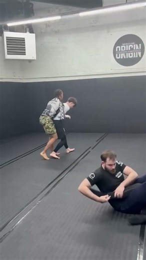 Rolling Leg Lock From Back Defence #bjj #jiujitsu #leglocks #rolling