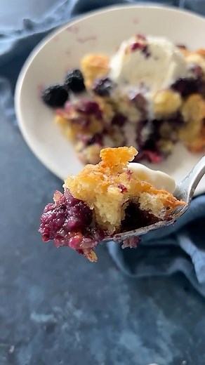 Blackberry or blueberry cobbler - really any berry will work here. Just a handful ingredients to a nostalgic old-school cobbler. Serve it with a scoop of ice cream. Comment “recipe” and I’ll send it right to you. * https://www.the-girl-who-ate-everything.com/blackberry-cobbler-recipe/ #blueberry #cobbler #blackberry #recipe | The Girl Who Ate Everything