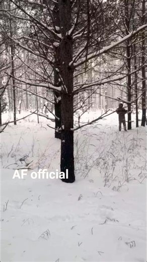 The Ukrainian military continues to fight in cold and snowy weather conditions #shorts