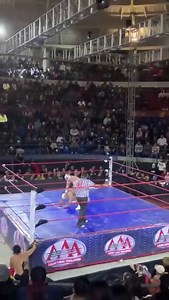 #LuchaLibre #AAA 🤩🤩| Así se vive esta noche el ambiente de la función de lucha libre Triple A en Zinacantepec. 📹 Domingo Fernández / El Sol de Toluca | Sol de Toluca