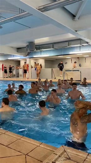 When a pool recovery session turns into water polo chaos 🤽😅 ⚫️⚪️ #COYH | realitysolutions.co.uk | Hull FC - Official Facebook Page