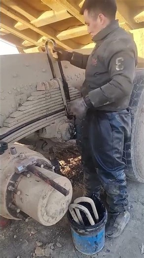 Installation process of spring steel plate fastening bolts for the heavy-duty truck