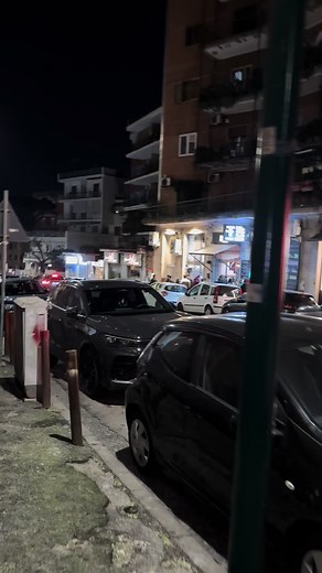 Napoli deserta sono tutti da Bacco’s. All you can drink wine