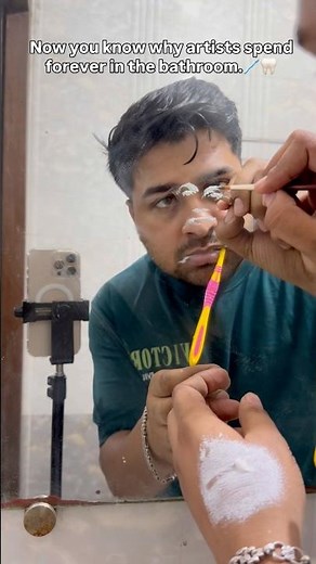 I painted CRISTIANO RONALDO on my mirror with TOOTHPASTE 😳 #Shorts #ronaldo