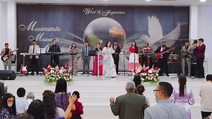 78K views · 3.7K reactions | El nombre de Jesús es poder - Yo te adoro (Alabanzas) | MOVIMIENTO MISIONERO MUNDIAL LA CONCORDIA | Facebook