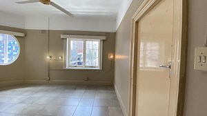 R 2 600 | Studio Apartment in Johannesburg CBD | Private Property