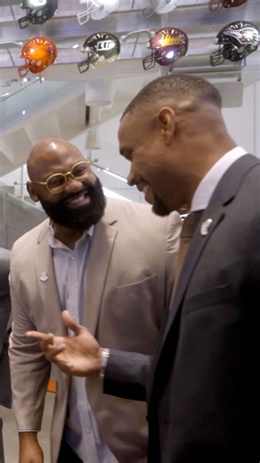 Freestyled for some SEC legends at the SEC Championship game 🔥 I didn’t expect them to hop in the cypher 👀 @kevinburnett2 @superdj56 @timtebow @mathieu_era @bspikes55 @jmatt3x | Harry Mack