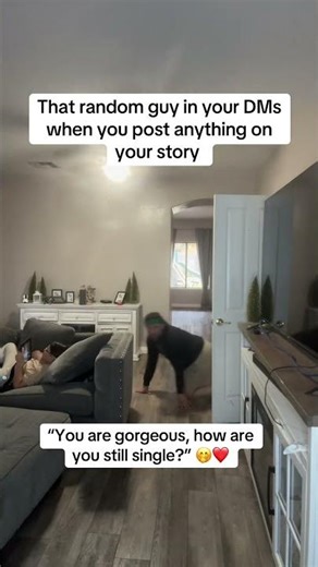 Creeper be creeping 🤣 #funny