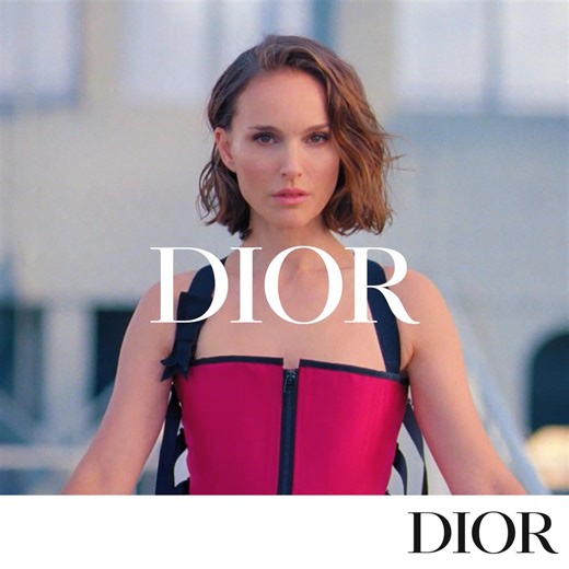 Mesmerizing and sensual: experience the succulent and addictive floral scent of this unapologetically feminine fragrance. | Sephora