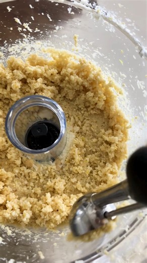 My secret lemon ginger bliss balls recipe! 🍋 A delicious way to enjoy more ginger in your routine. Make sure to bookmark and save this recipe because it's not on my website, YouTube channel, or any other platform 😉 Enjoy! Ingredients: 1 cup raw cashews 1 cup shredded coconut (unsweetened) 2 tbsp honey 1 1/2 tsp freshly grated ginger 1 lemon, zested and juiced 1/4 tsp vanilla extract Extra shredded coconut for rolling Directions: Place all ingredients into a food processor and pulse until the m