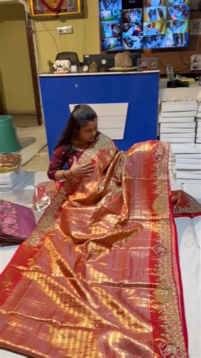 G sowmya on Instagram: "⚠️Get all ur wedding collections at weavers price absolutely Once compare our collections with any store in Hyderabad or out of Hyderabad even in Kanchi🛍️💫 Services we provide - COUTURE (Maggam works)| MAKEUP | PHOTOGRAPHY | EVENT MANAGER At budget friendly ranges WEDDING BRIDAL COLLECTIONS + AMAZING OFFERS = SRIMUDHRASAREES HURRY UP and grab the offers Updates: 1. ✅Online orders available from 11AM - 8PM✅ 2. NO return ❌& NO exchange ❌ 3. ⚠️5% GST EXTRA⚠️ Online shoppin