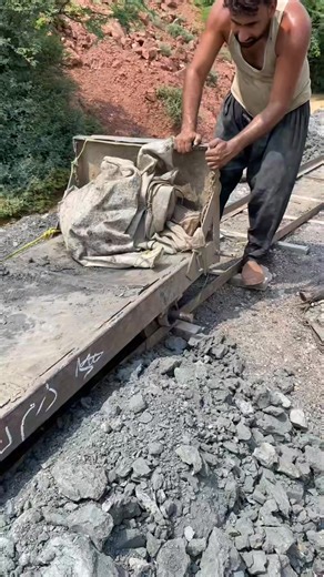 Going deep in mining cave. Claustrophobic caving #Minecraft #mining #digging #secrettreasure #jadestonecutting | Blackgoldvibe | Facebook