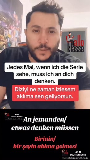 „Ich muss an dich denken.“ Bu ifade Almanca’da “Aklıma geldin” demek için kullanılır. Türkçede “Aklıma geldin” diye söylediğimiz şeyi Almanca’da kelimesi kelimesine çevirmiyoruz. Bunun yerine: 👉 Ich muss an dich denken. (= Seni düşünmeden duramıyorum / Aklıma geldin.) Bu kalıbı günlük hayatta çok kullanırsın: • „Ich musste heute an dich denken.“ (Bugün aklıma geldin.) • „Immer wenn ich das sehe, muss ich an dich denken.“ (Bunu her gördüğümde aklıma geliyorsun.) Bu konu hakkında ayrıntılı bir vi