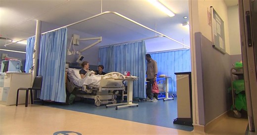 Minnesota mothers scrambling as hospitals close labor and delivery units